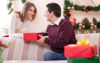 Что подарить мужчине на новый год? Советы по знакам Зодиака