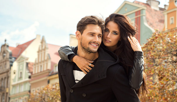 Мужчина змееносец